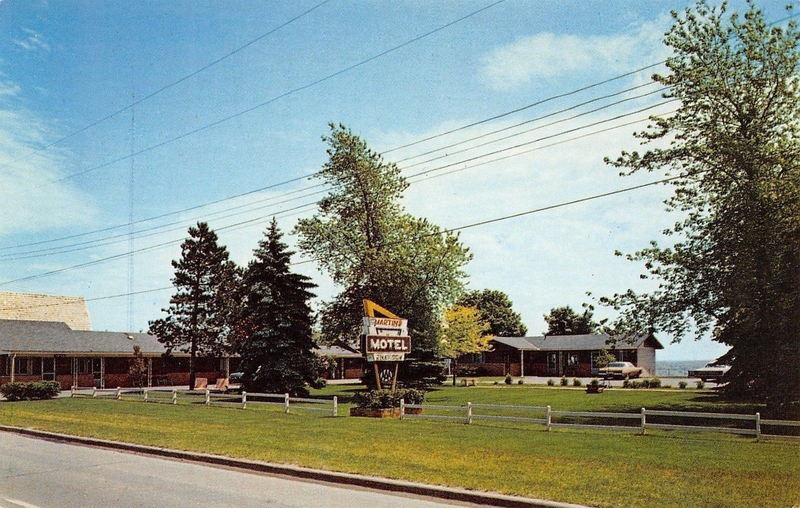 Martins Motel - Vintage Postcard (newer photo)